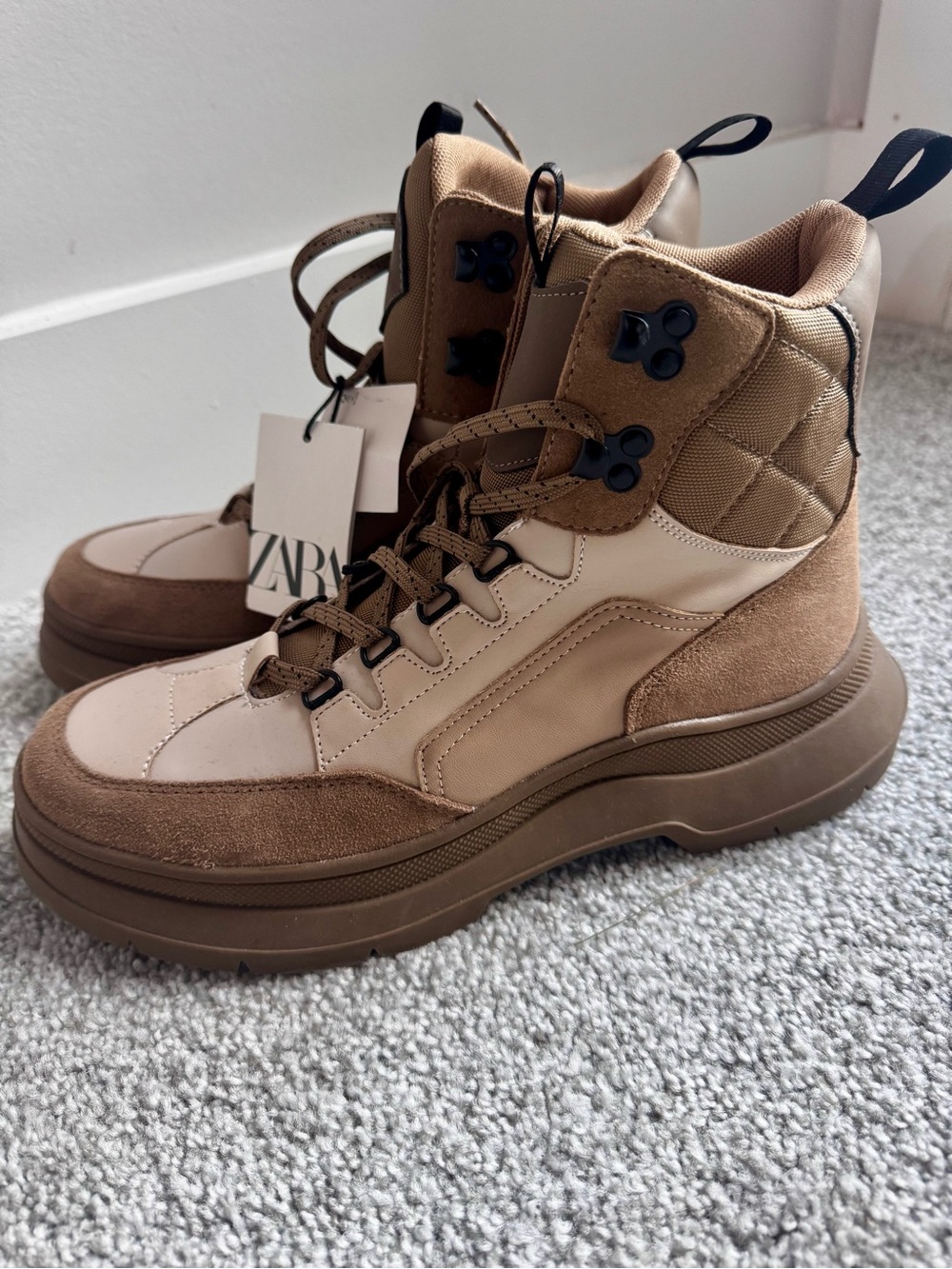 Zara Women’s Brown Hiker Style Boot/Tan High-Top Hiking NWT Size 8